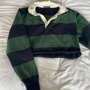 Brandy Melville cropped long sleeve collared top!